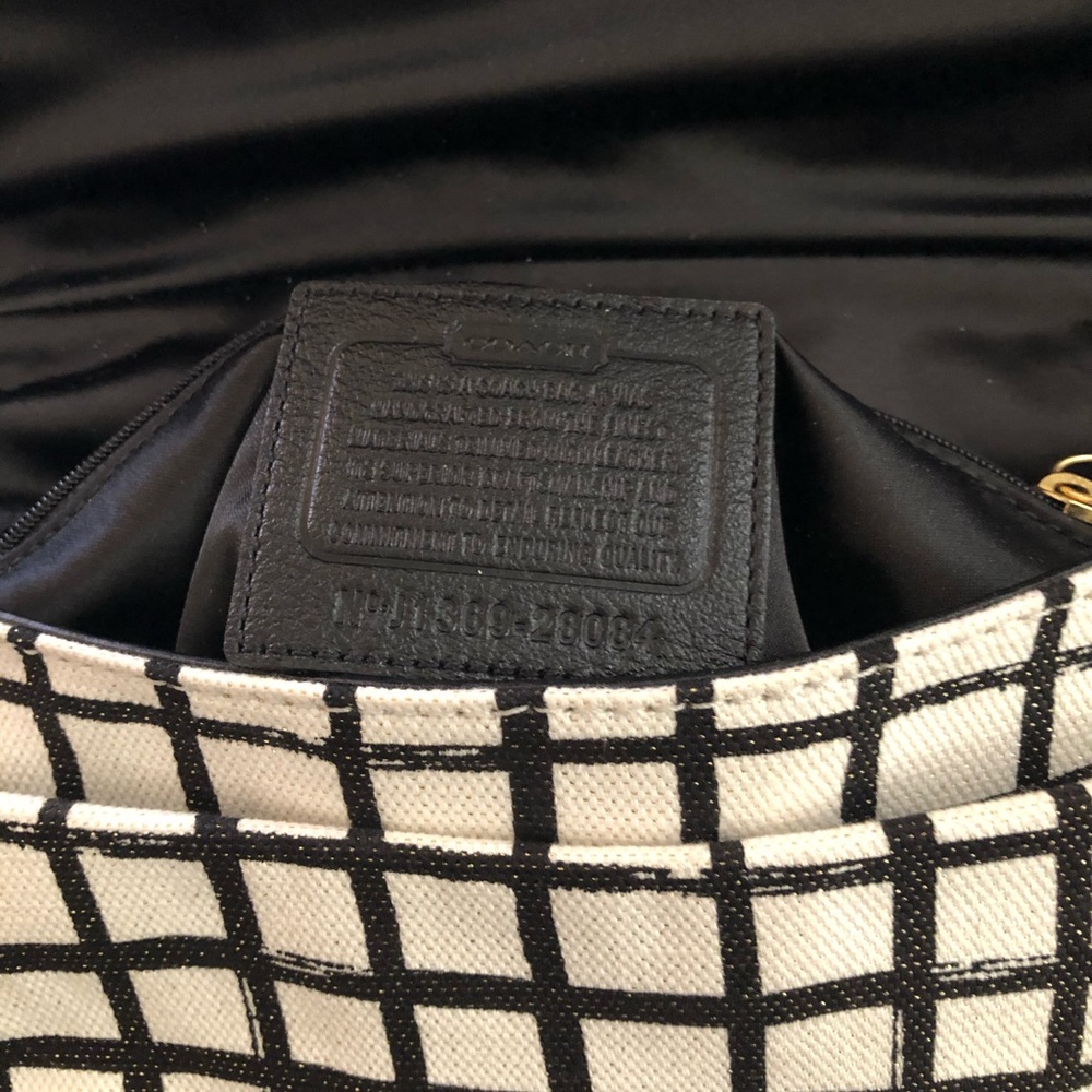 Coach purse - Picture 4 of 8